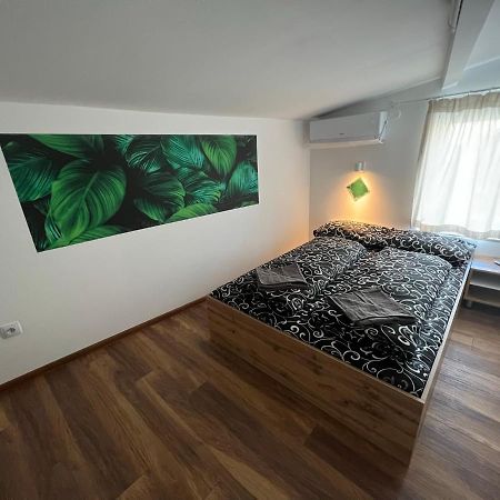 The Rainbow 7 Apartment Sofia Exterior photo